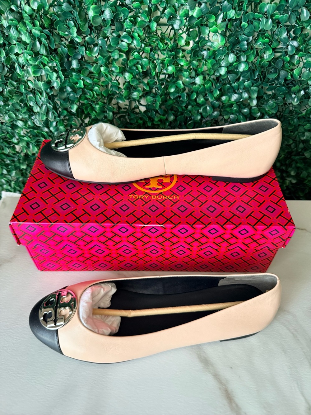 Tory Burch Chelsea Cap Toe Ballet Flats - Cream and Black Leather Size 11 New